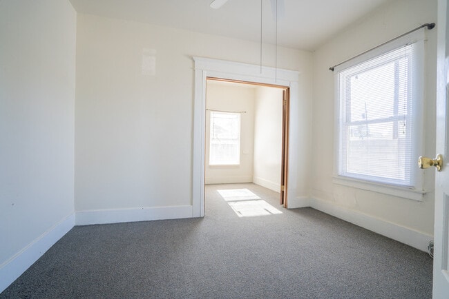 Building Photo - 1001 E Garfield St