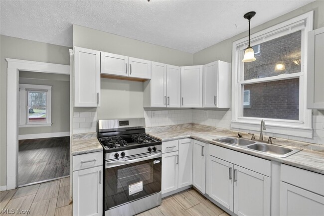 Building Photo - 12912 Maplerow Ave