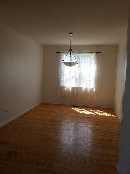 Building Photo - 735 Knoch Knolls Rd