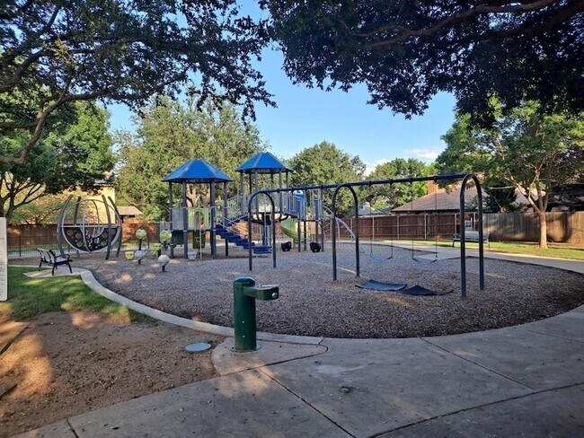 Building Photo - 1602 Stoneway Dr