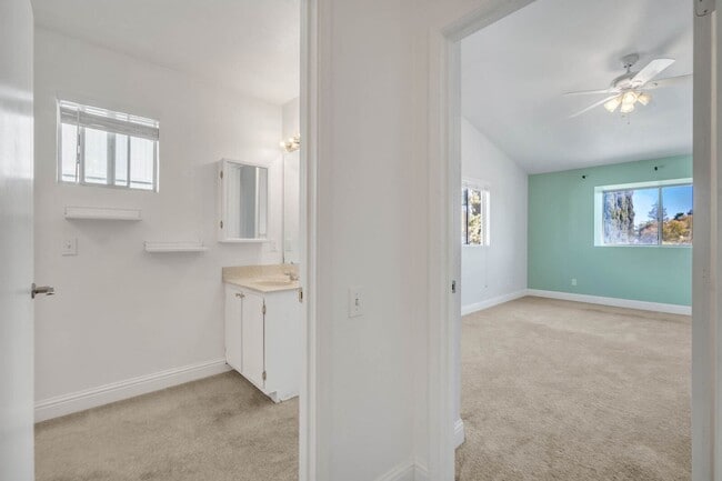 Building Photo - 4255 Taylor St