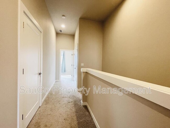 Building Photo - 17153 SW Woodpecker Ln
