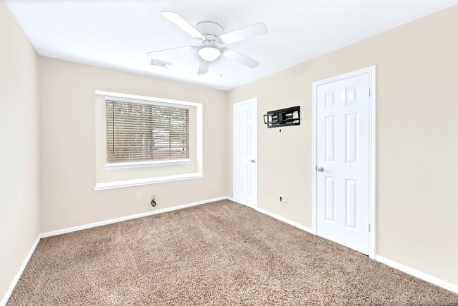Building Photo - 19002 Timber Way Dr