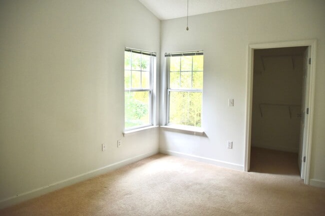 Building Photo - Asheville Condo Rental w/ Garage!