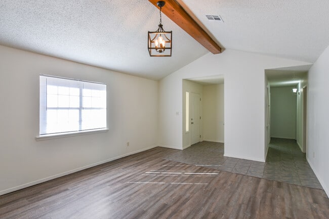 Building Photo - 101 Adirondack Ln