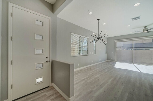 Building Photo - 7439 E Conquistadores Dr