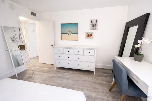 Building Photo - 1035 West Ave