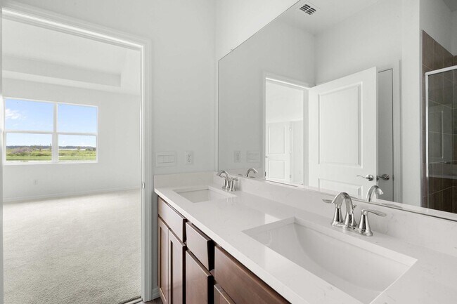 Building Photo - Towns at Woodsdale Villa! -3/2/2 in Wesley...