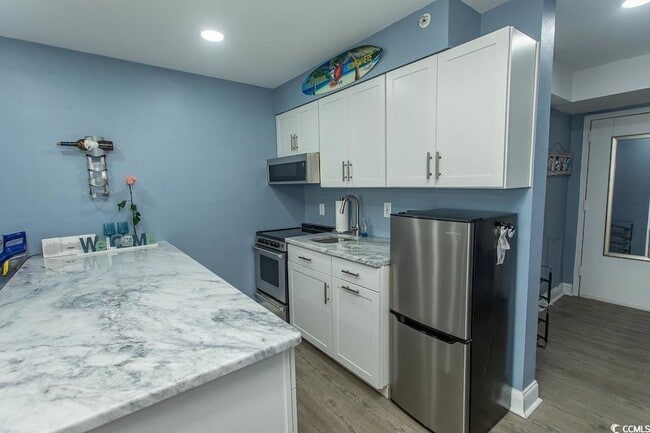 Building Photo - 1207 S Ocean Blvd
