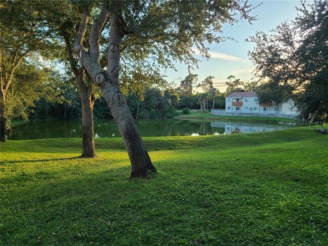 Building Photo - 6750 Moonglow Dr