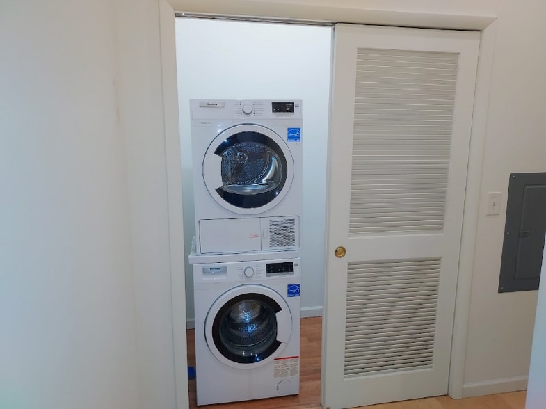 Building Photo - 49 Stone St