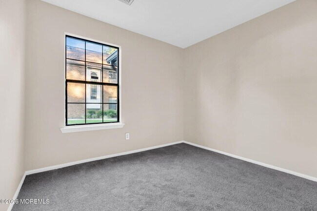 Building Photo - 2101 Bayhead Dr