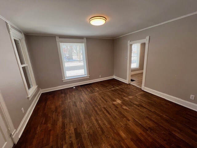 Building Photo - 402 E Elm St