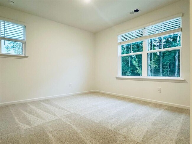 Building Photo - 1400 Hunter Trl