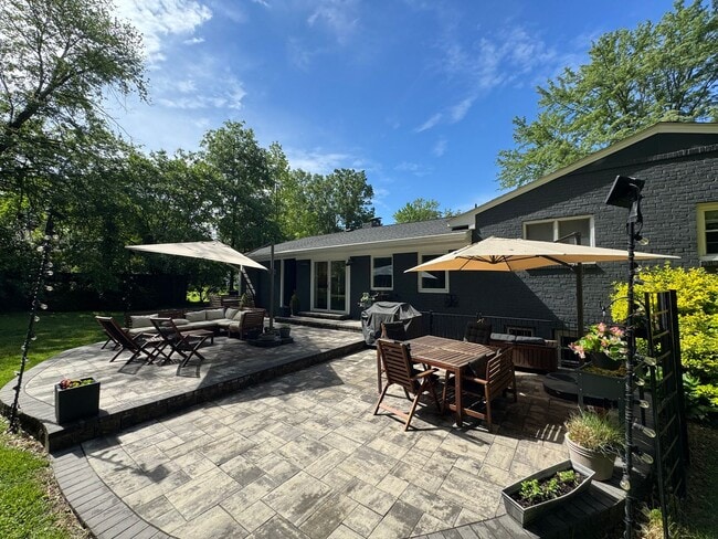 Building Photo - Impressive 4 Bed 3 Bath Home On A Large Pr...