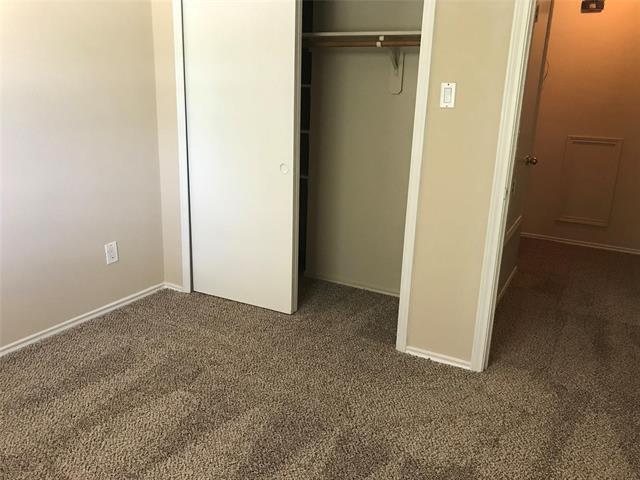 Building Photo - 904 Sylvan Creek Dr