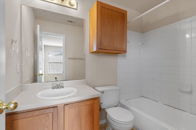 Building Photo - 13720 Harris Ridge Blvd