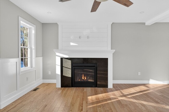 Building Photo - 3 Earle St