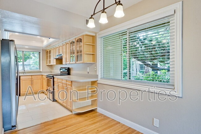 Building Photo - 1963 Landess Ave