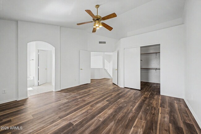 Building Photo - 3121 E Wagoner Rd