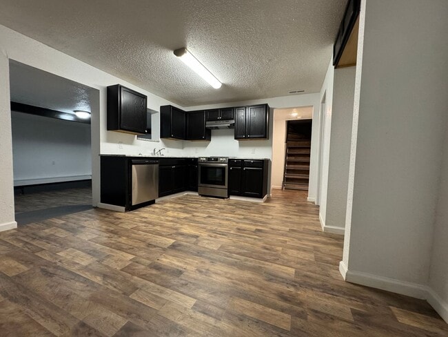 Building Photo - Rent to Own this beautiful 4 Bedroom 2 Ful...