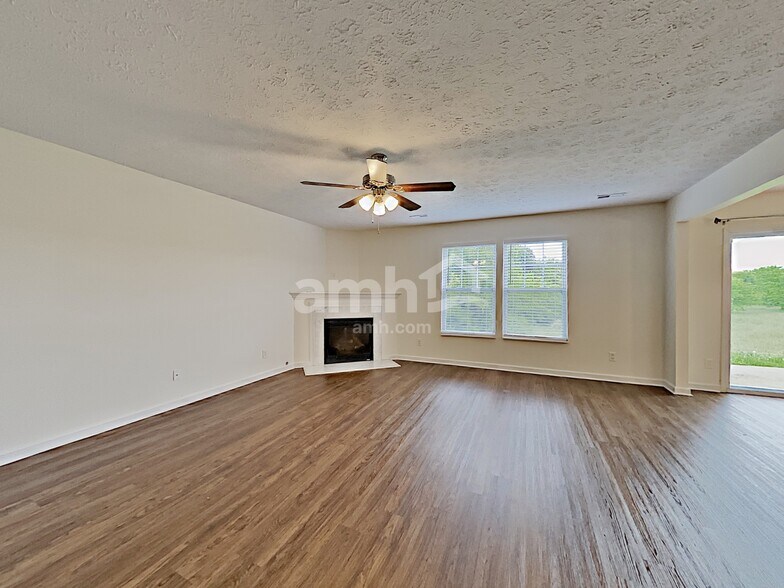 Building Photo - 615 Blossom Hill Dr