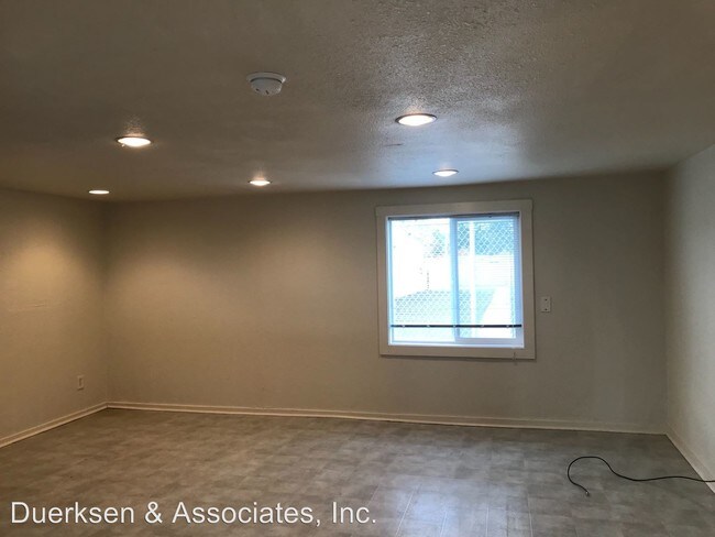 Building Photo - 2 br, 1 bath Apartment - 660 N 4th Street