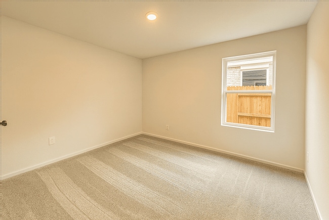 Building Photo - 861 Vlg Brk Dr