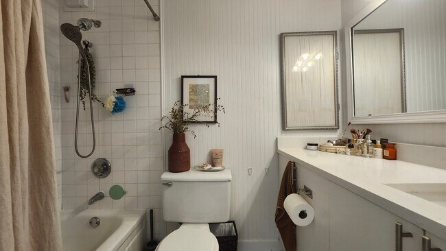 Building Photo - 405 N Wabash Ave