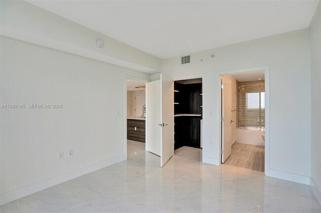 Building Photo - 301 Altara Ave