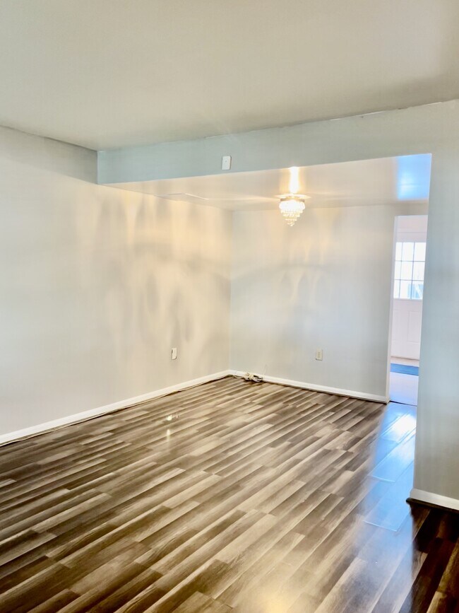 Building Photo - 4194 Bluebird Dr