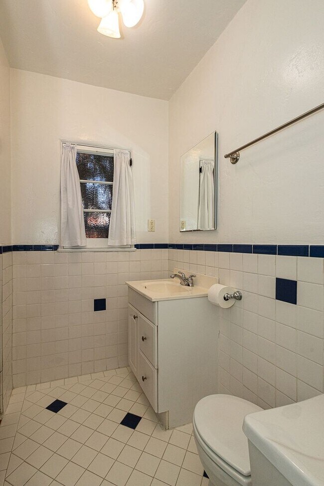 Building Photo - Beautifully Restored 3BR Miracle Mile Duplex | 1,725 SF | Near Metro D Line