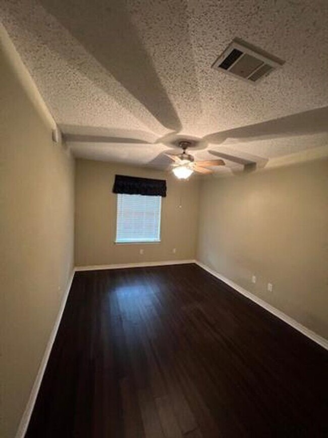 Building Photo - 228 Constellation Dr