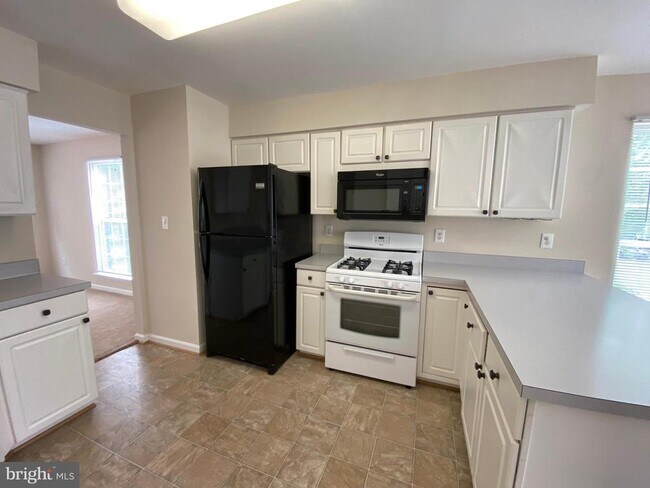 Building Photo - 6555 Kelsey Point Cir