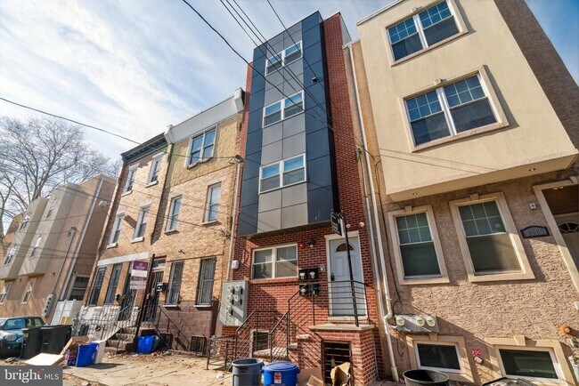 Building Photo - 2214 N Camac St