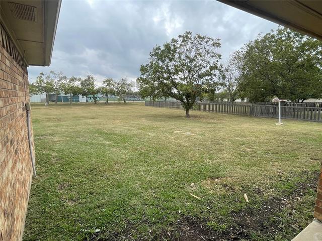 Building Photo - 2111 Meadowview Dr