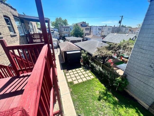 Building Photo - 3021 W 58th St