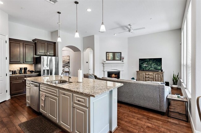 Building Photo - 106 Maxwell Way