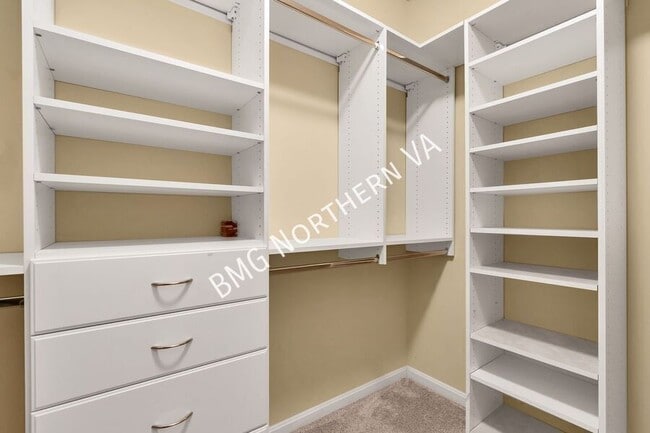 Building Photo - 801 S Greenbrier St
