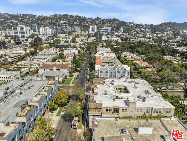 Building Photo - 850 Croft Ave