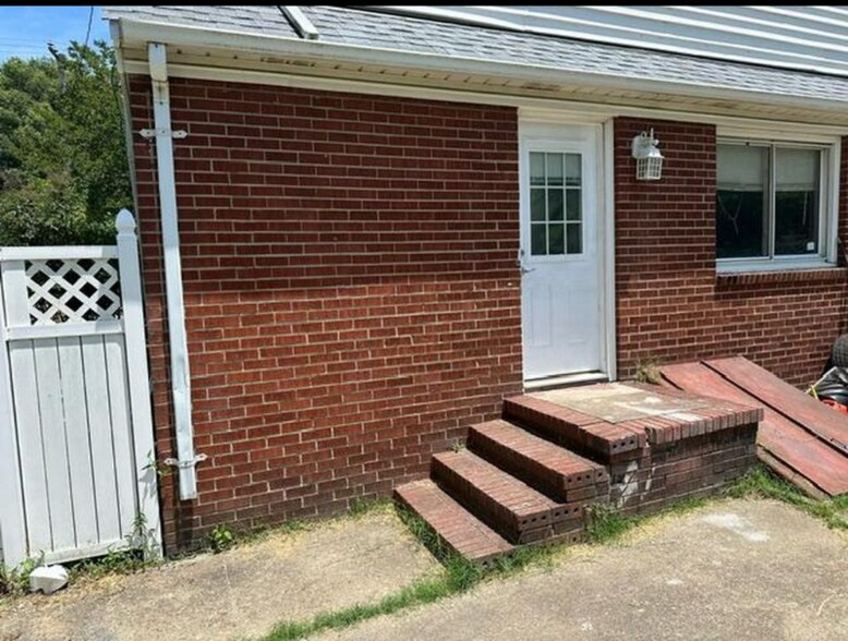 Building Photo - 5215 Huntington Ave