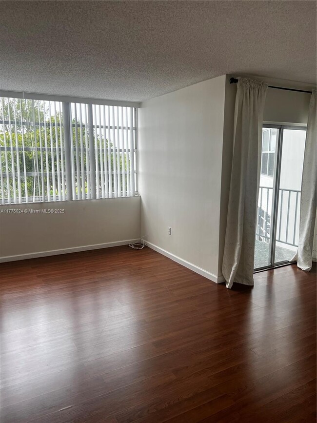 Building Photo - 11930 N Bayshore Dr
