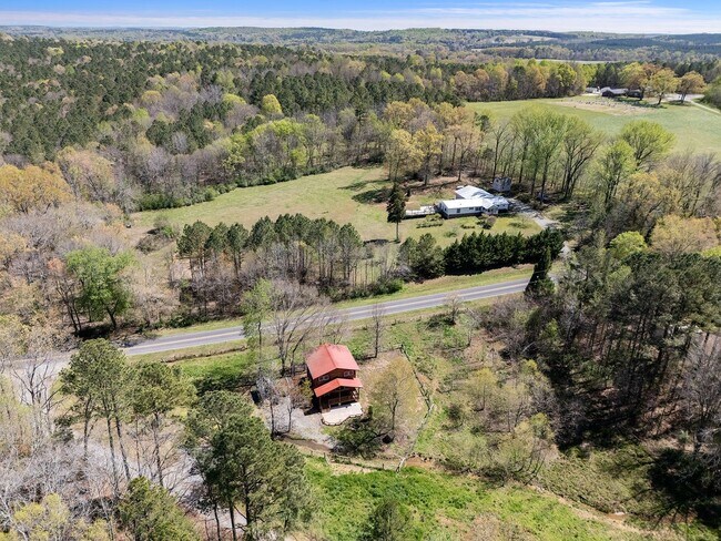 Building Photo - Fabulous Home near Silk Hope Chatham County - Cabin living close to Shakori