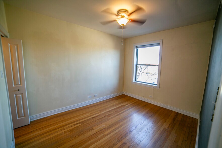 Building Photo - 2707 W Altgeld St