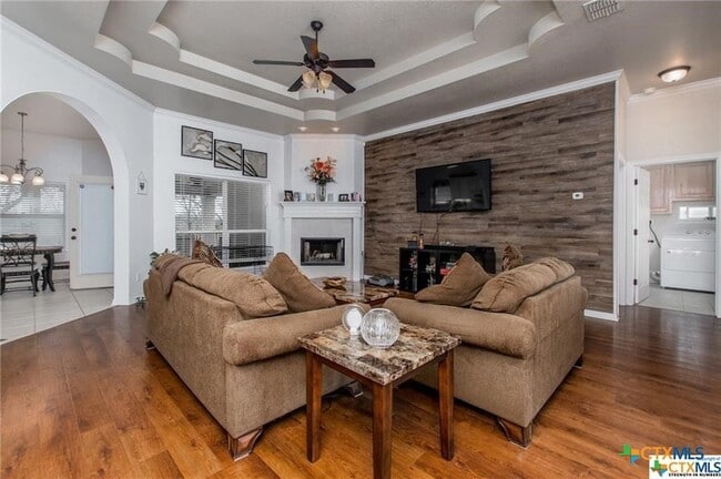 Building Photo - 1415 Loving Trl