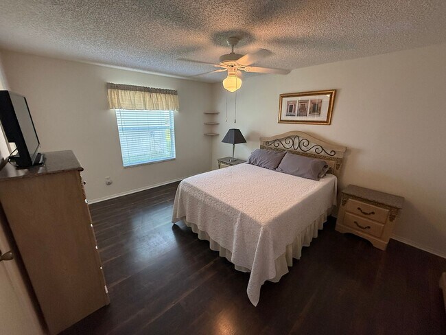 Building Photo - Delightful Turnkey Furnished, 2 bed, 2 Bath Patio Villa available for ANNUAL LEASE