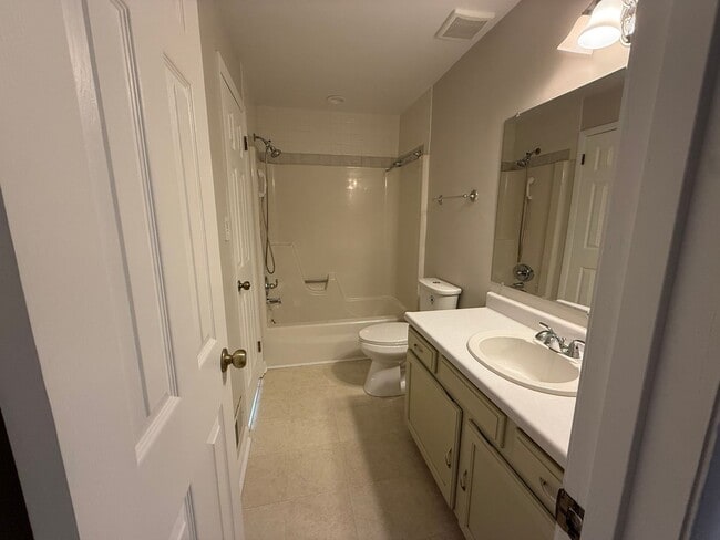 Building Photo - Gibsonia 2 bedroom townhome