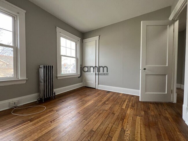 Building Photo - 1548 Alameda-Upper