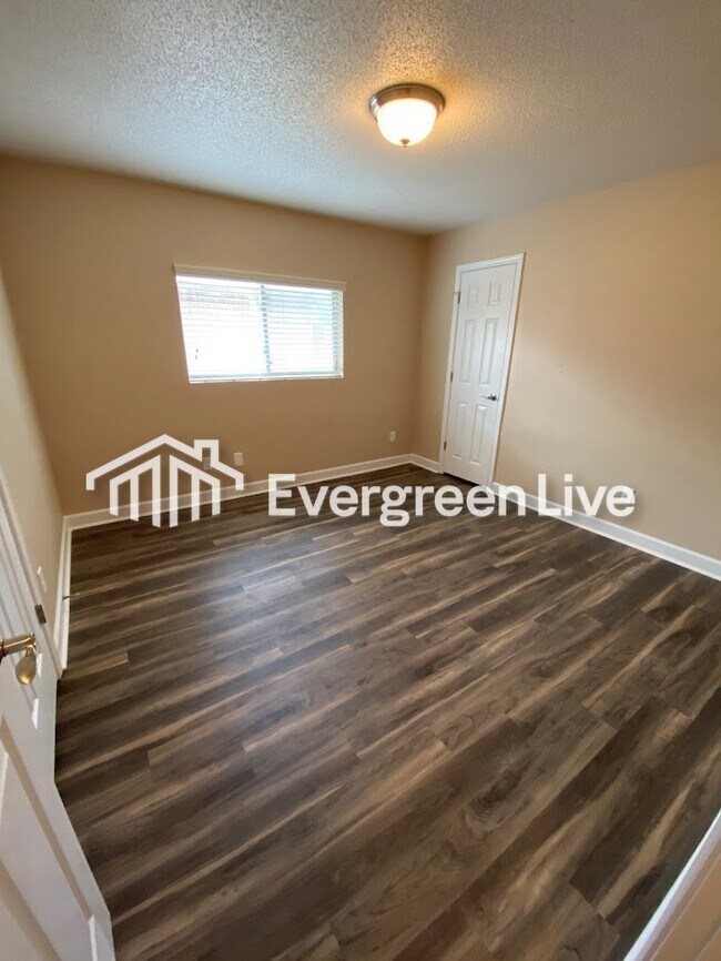 Building Photo - 65 Assana Ct