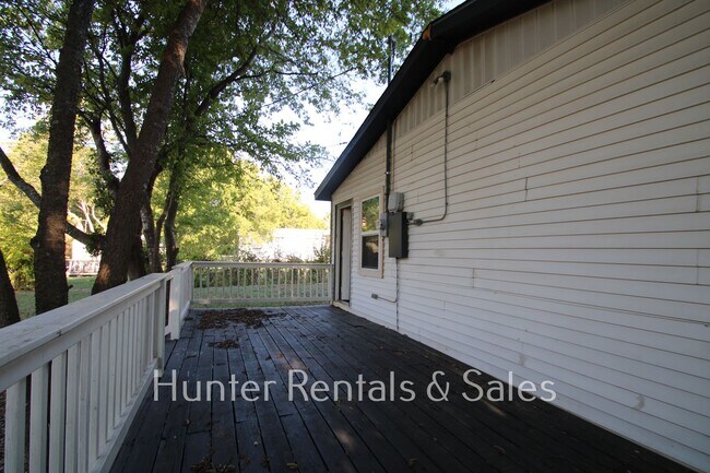 Building Photo - Won't Last!